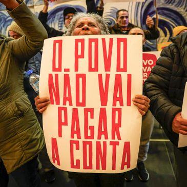 Frente Povo Sem Medo São Paulo (SP), 03/07/2025 - A Frente Povo Sem Medo ocuparam hoje a sede do Itaú na Faria Lima. Foto: Frente Povo Sem Medo