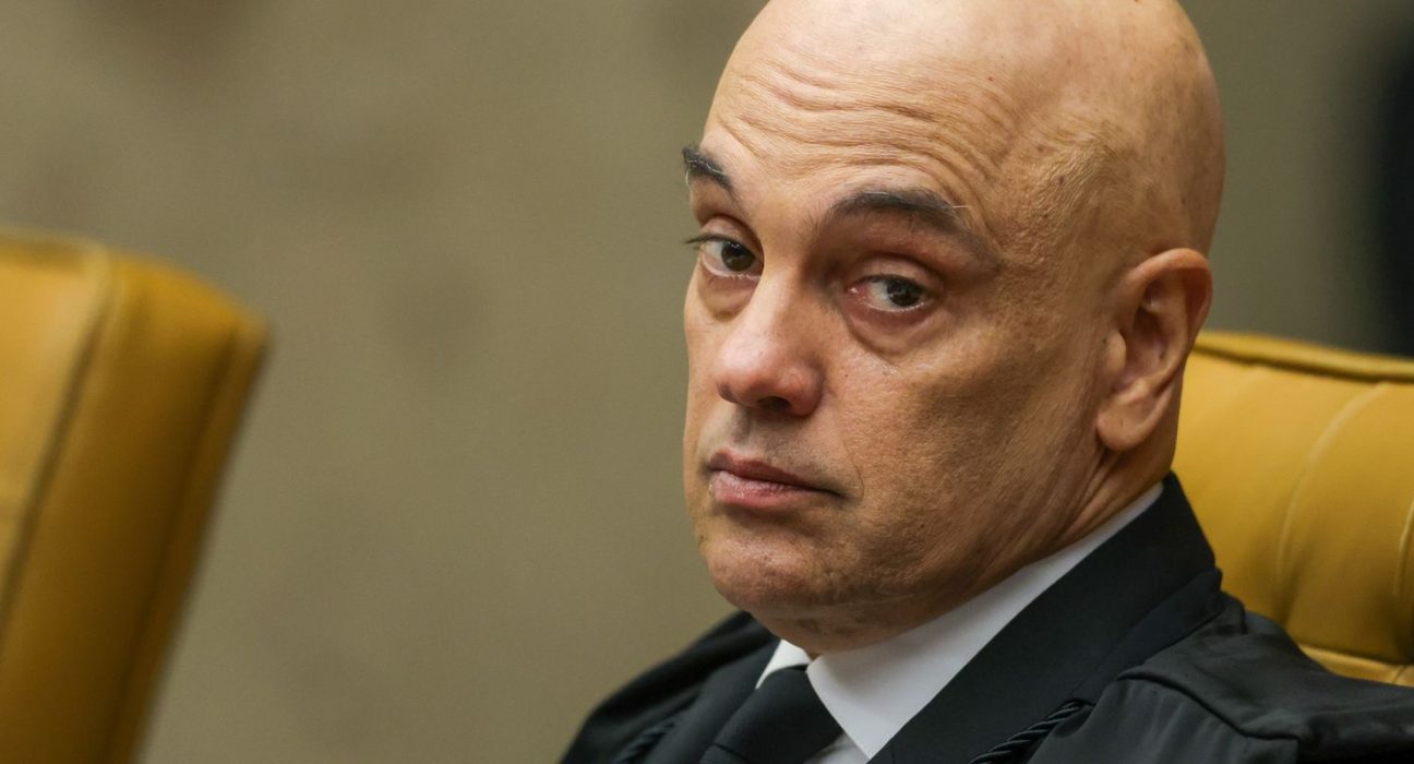 moraes-compara-atos-de-eduardo-bolsonaro-nos-eua-a-tentativa-de-golpe