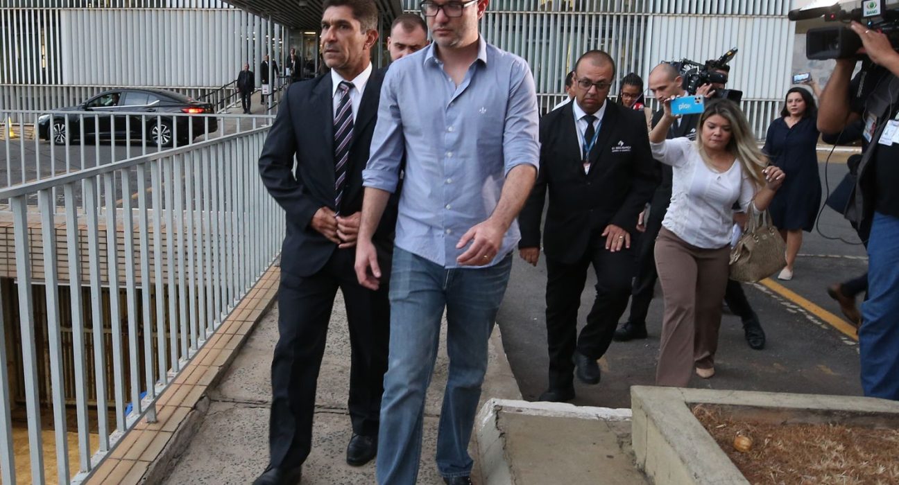 moraes-permite-que-do-val-participe-de-sessoes-do-senado-alem-das-19h