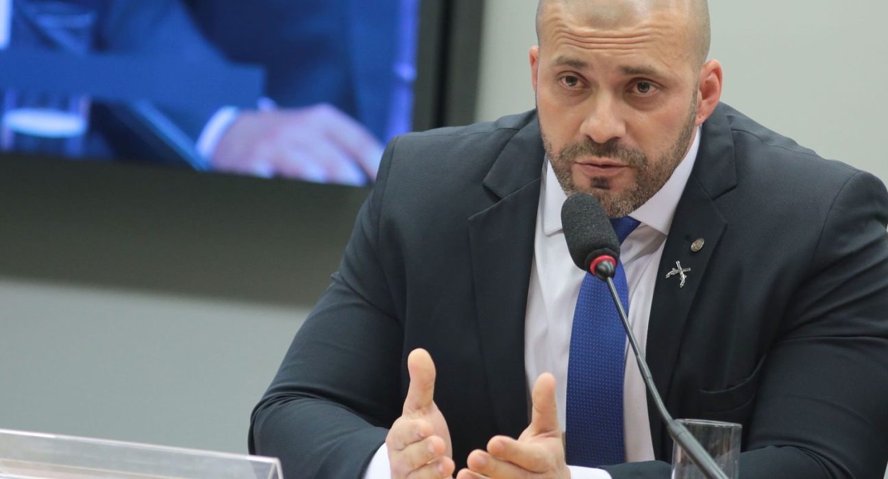 moraes-autoriza-daniel-silveira-a-fazer-tratamento-fora-da-prisao
