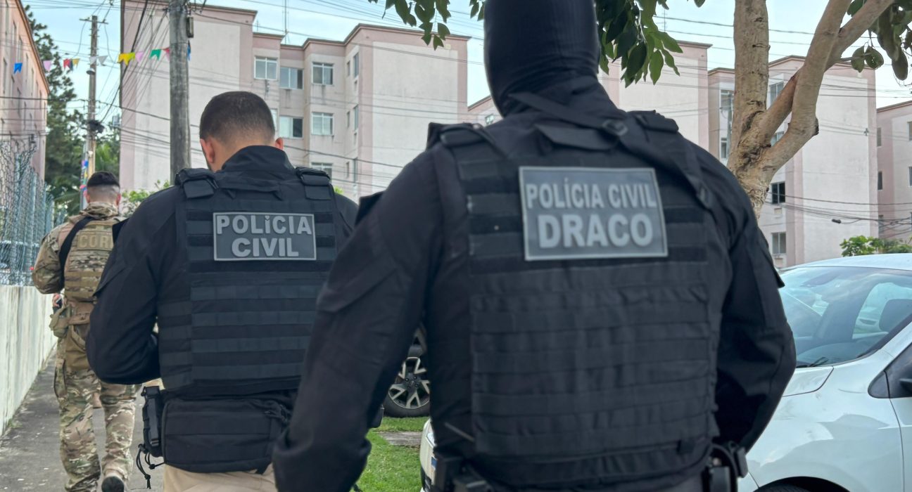 operacao-poeta-combate-grupo-criminoso-envolvido-com-trafico,-armas-e-lavagem-de-dinheiro