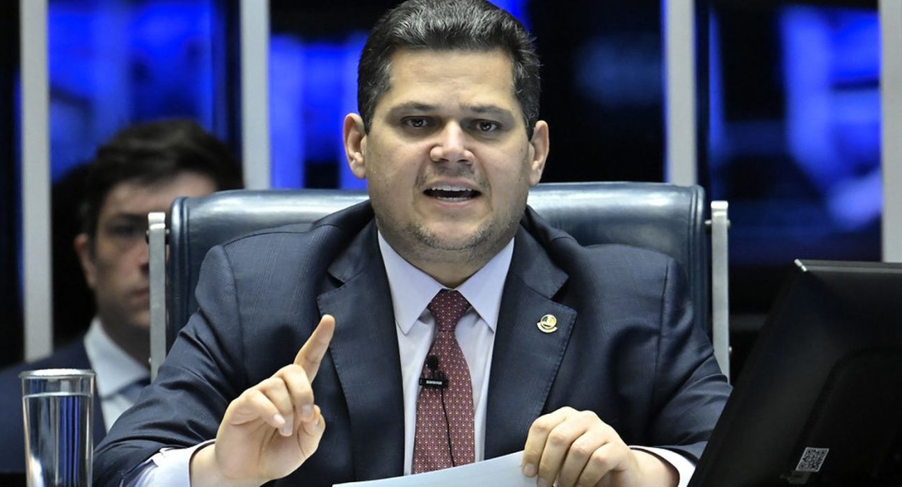 com-plenario-obstruido,-senado-tera-sessao-remota,-diz-alcolumbre