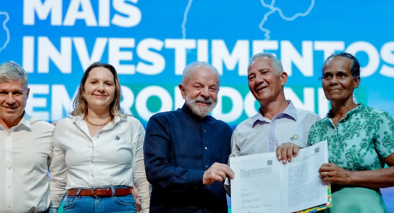 bolsonaro-esta-tendo-o-direito-de-se-defender,-diz-lula