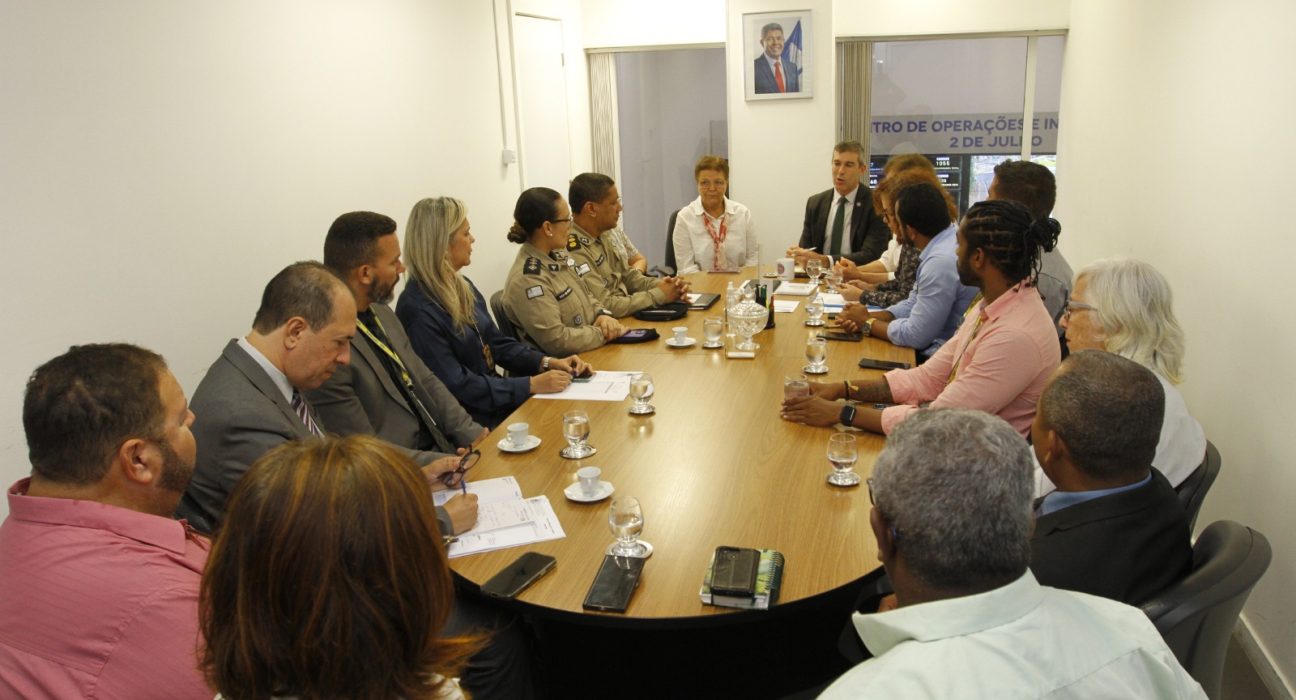 secretario,-vice-presidente-da-alba-e-autoridades-debatem-acoes-de-seguranca-em-ilheus