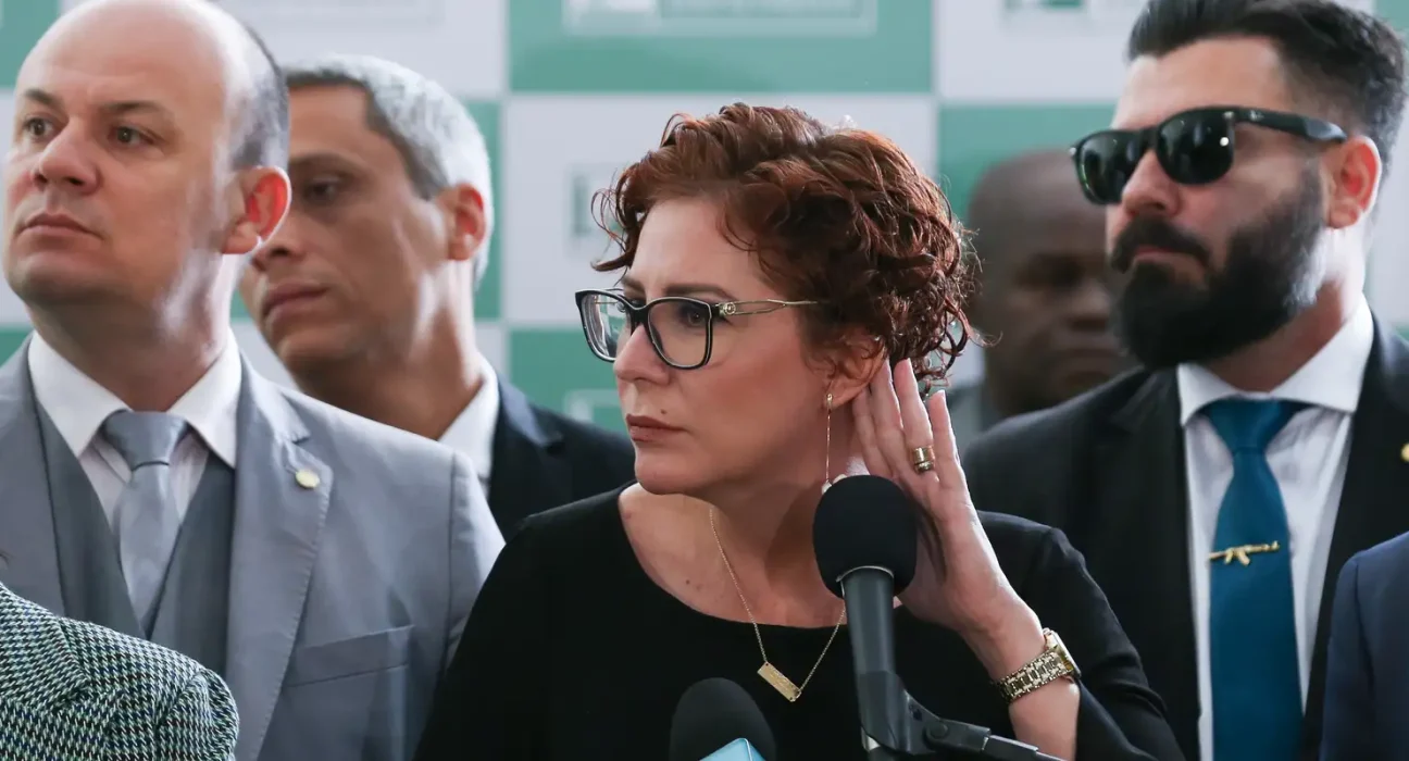 por-9-votos-a-2,-zambelli-e-condenada-pela-segunda-vez-no-stf 