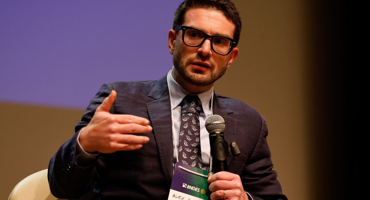 tarifaco-e-ineficaz-ate-para-americanos,-diz-economista-de-harvard