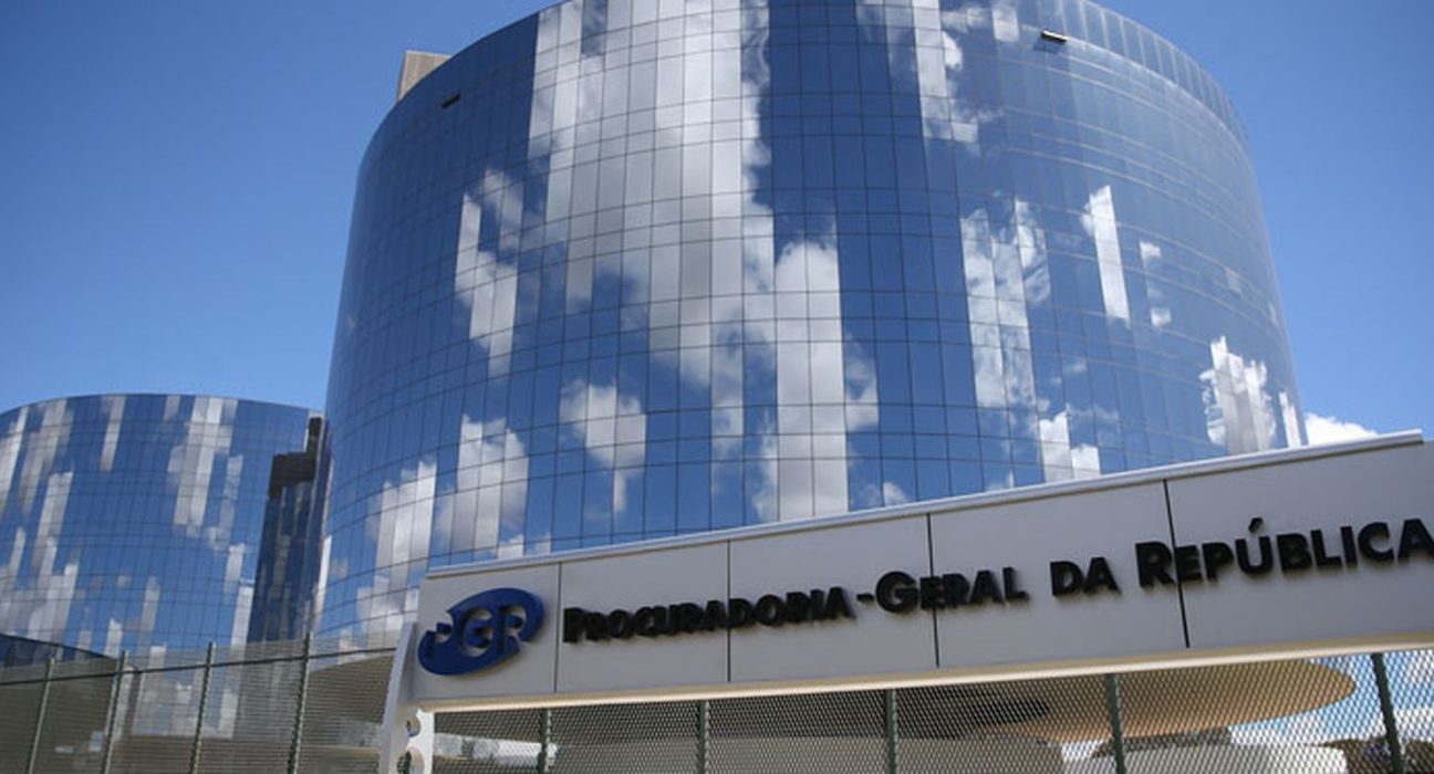 moraes-da-48-horas-para-pgr-opinar-sobre-explicacoes-de-bolsonaro 