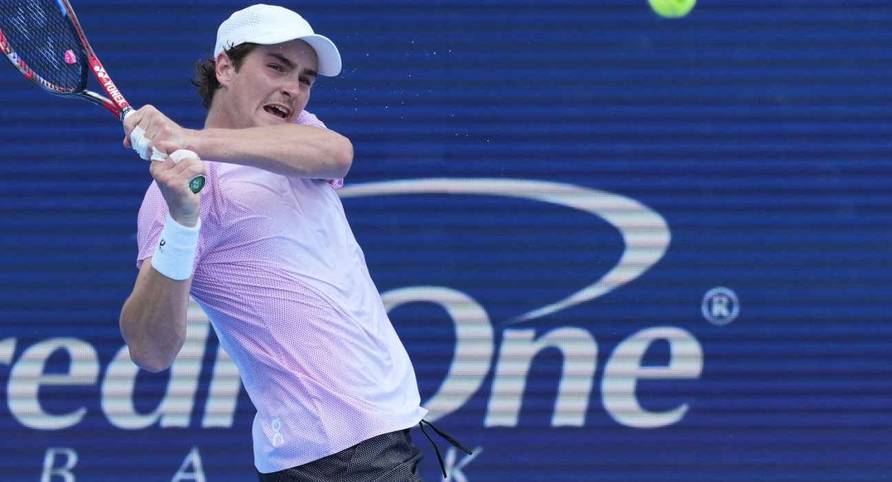 joao-fonseca-vence-estreia-contra-servio-e-vai-a-2a-rodada-do-us-open