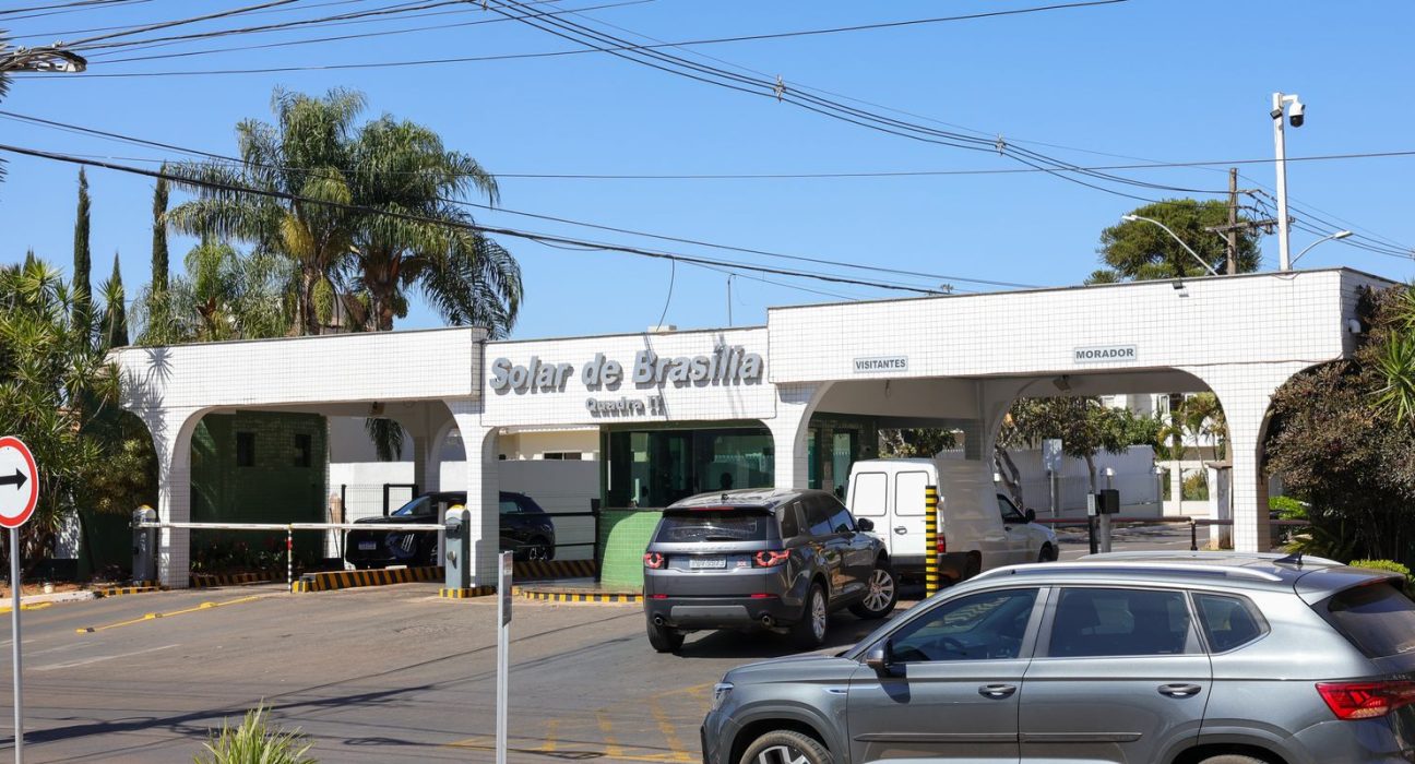 moraes-pede-a-pgr-parecer-sobre-agentes-da-pf-na-casa-de-bolsonaro