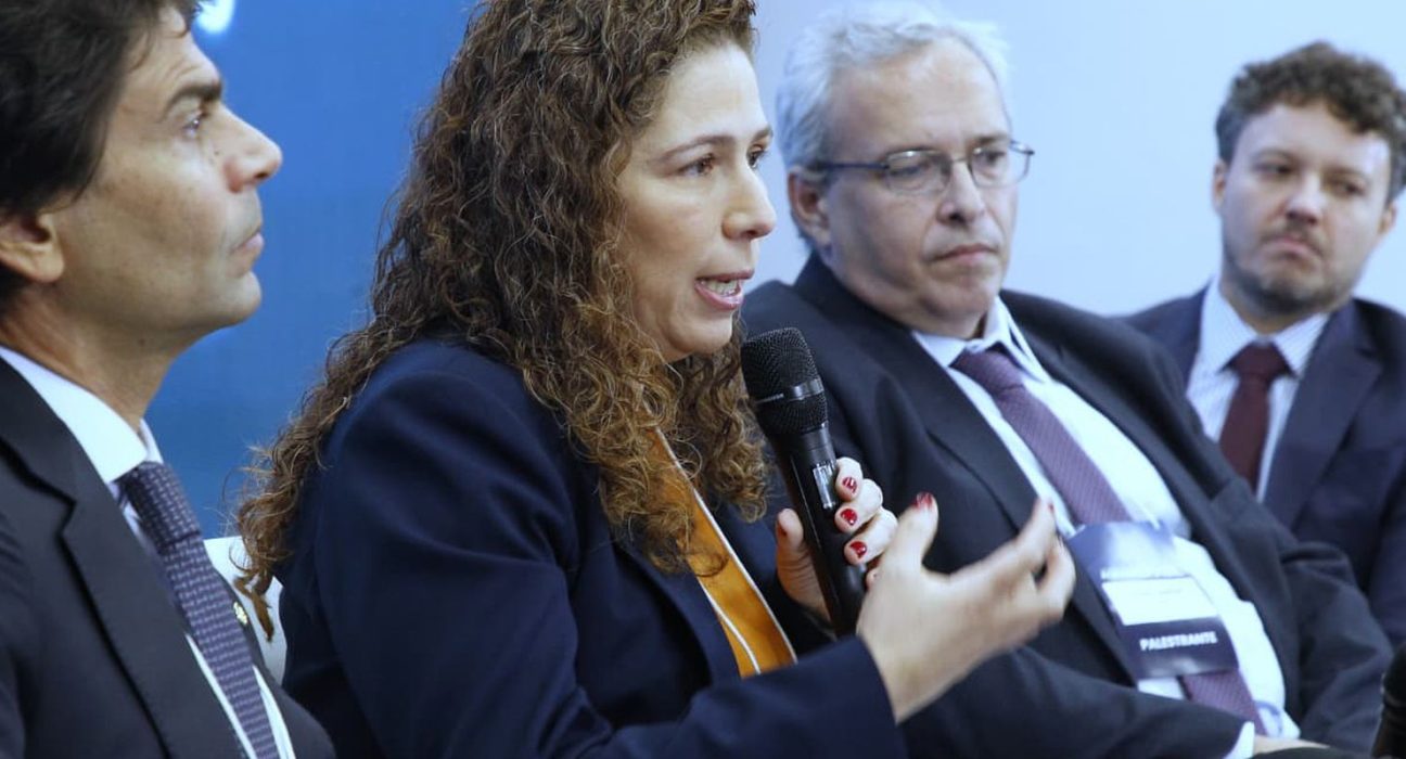 ministra-defende-regras-objetivas-na-avaliacao-de-servidor-em-reforma