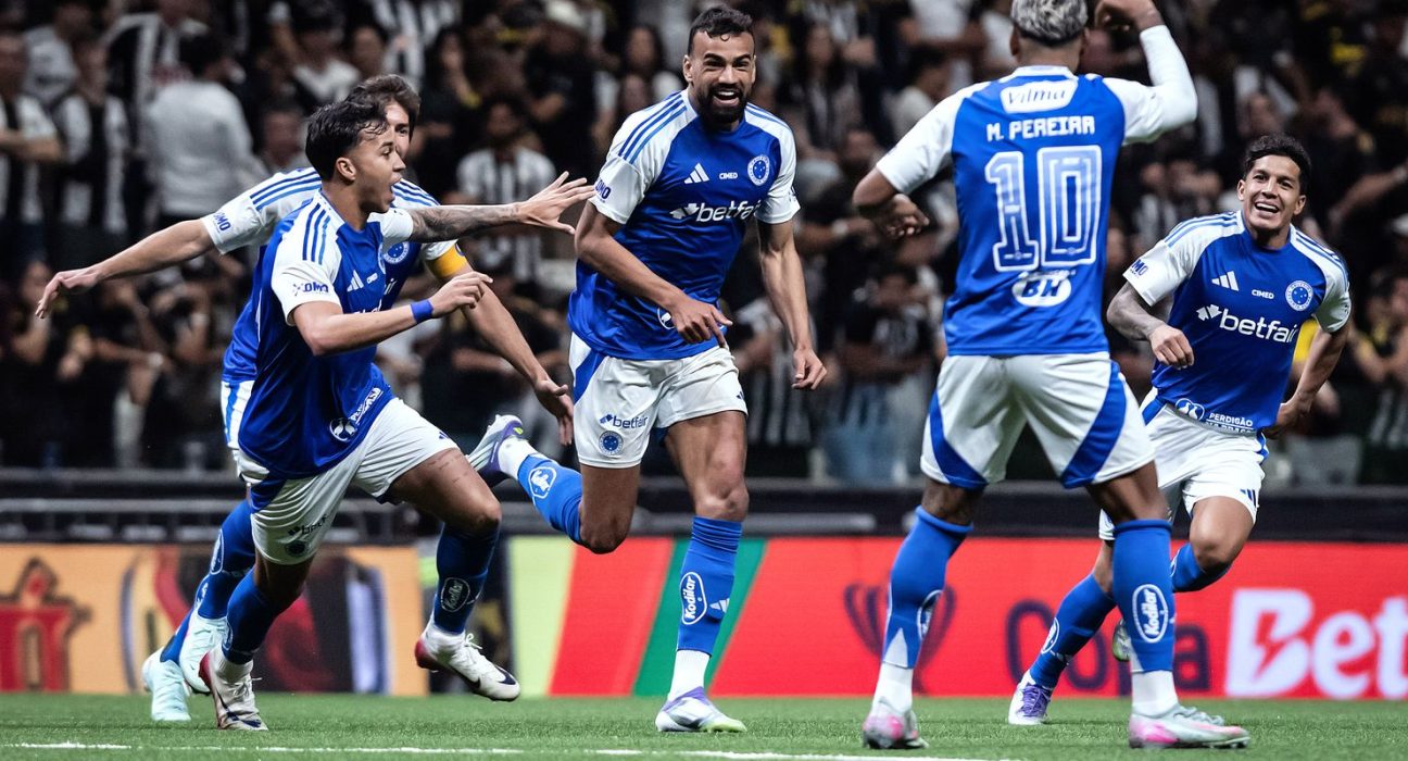 copa-do-brasil:-cruzeiro-vence-atletico-por-2-a-0-e-fica-perto-da-semi