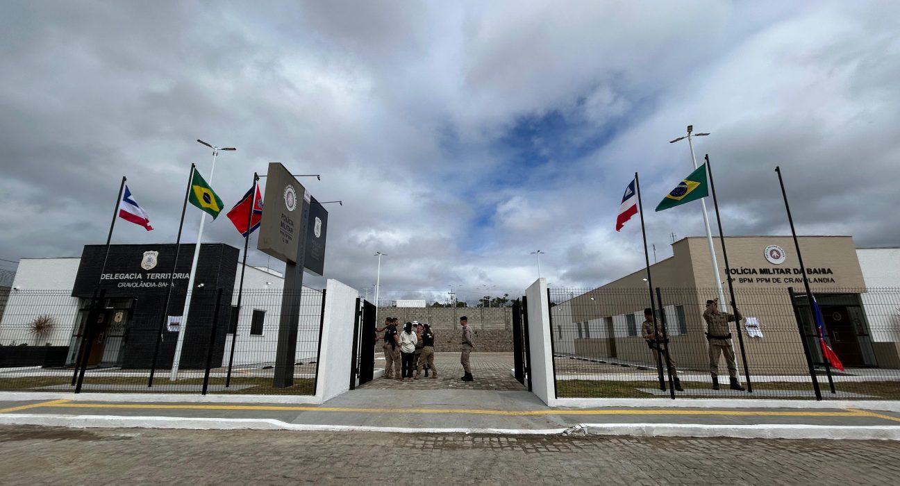 apos-investimento-de-r$-4,1-milhoes,-cravolandia-ganha-unidades-integradas-da-pm-e-pc