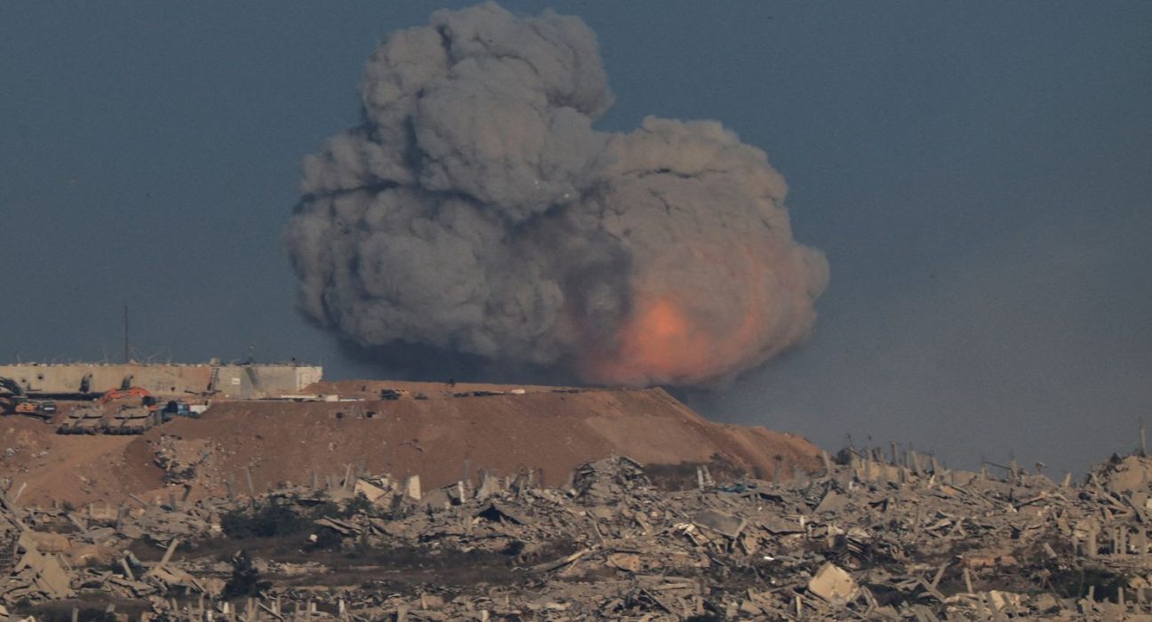 forcas-israelenses-bombardeiam-suburbios-da-cidade-de-gaza