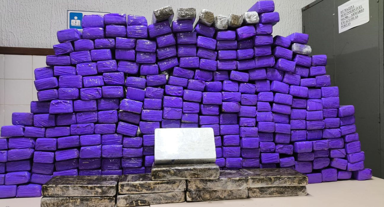 mais-de-260kg-de-drogas-sao-apreendidos-pela-pm-em-urandi