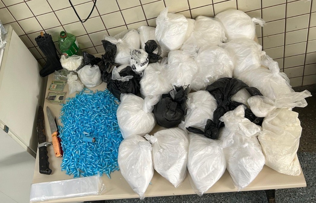 59a-cipm-apreende-mais-de-26kg-de-entorpecentes-em-camacari
