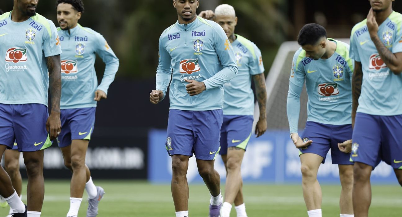 ancelotti-comanda-primeira-atividade-com-todos-os-convocados