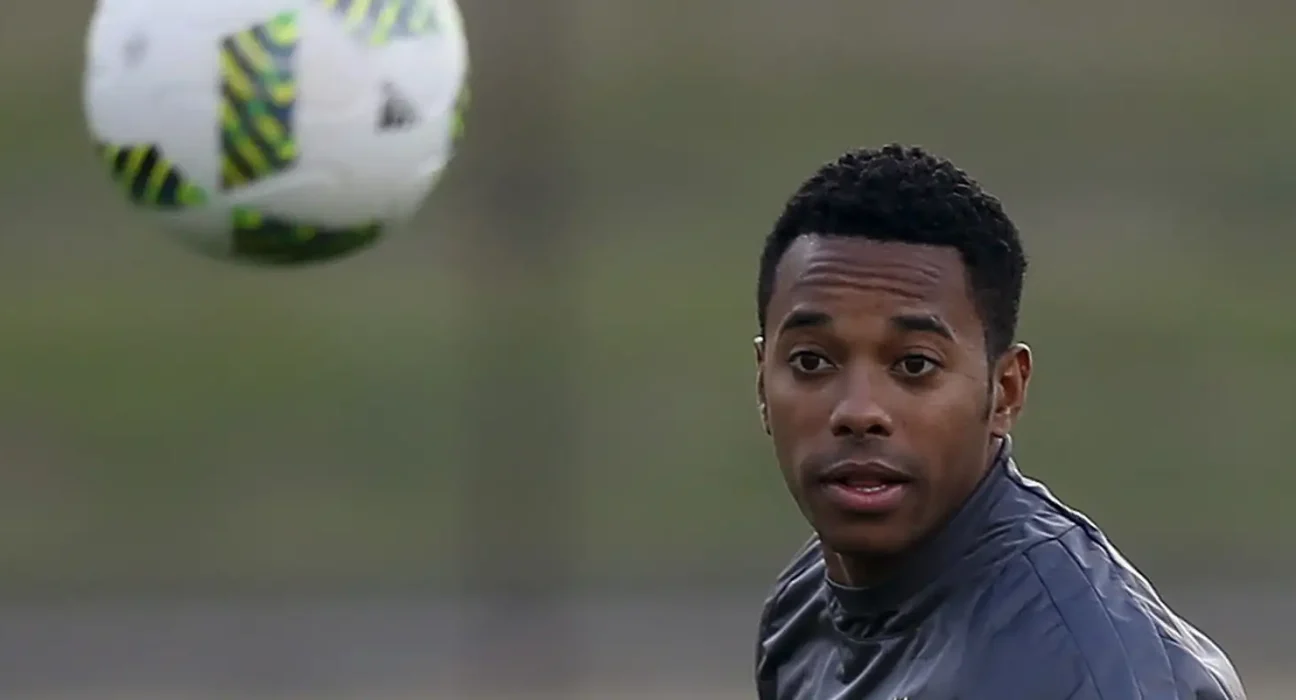 stj-mantem-robinho-preso-no-brasil-por-estupro-na-italia