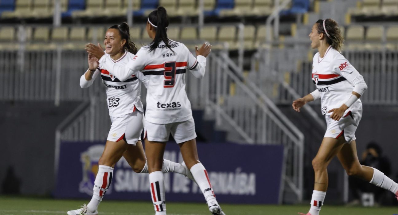 sao-paulo-vence-classico-e-avanca-na-copa-do-brasil-feminina