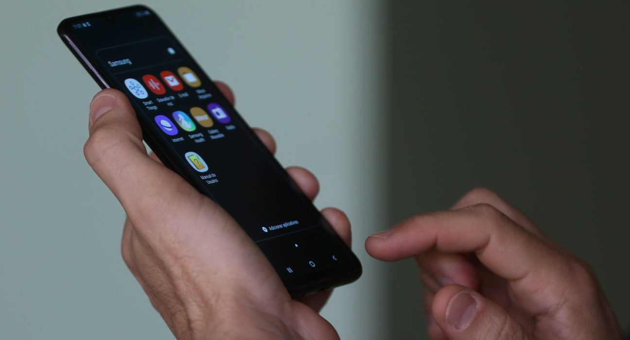 veto-a-celular-leva-80%-dos-alunos-a-prestar-mais-atencao-nas-aulas