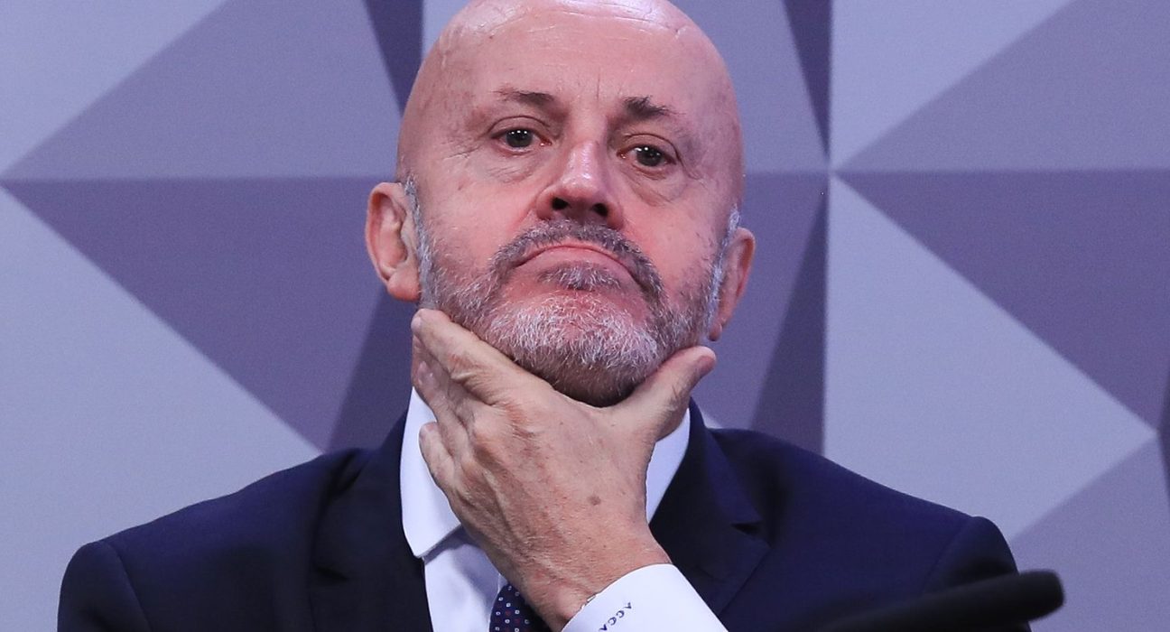 “careca-do-inss”-promete-entregar-a-pf-documentos-que-provam-inocencia