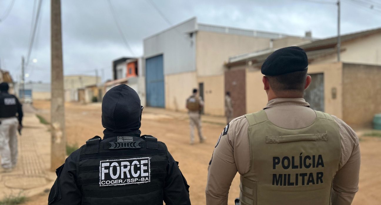 ssp-e-pm-cumprem-mandados-de-busca-e-apreensao-contra-policial-acusado-de-trafico-de-armas