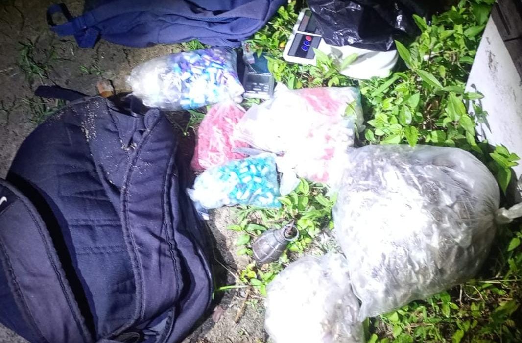 policia-militar-apreende-drogas-e-uma-granada-em-paripe