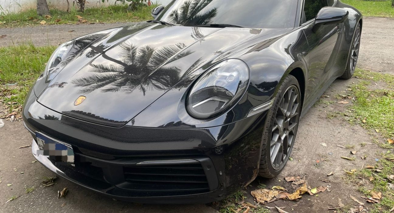 motorista-de-carro-importado-e-preso-com-documentos-falsos-em-lauro-de-freitas