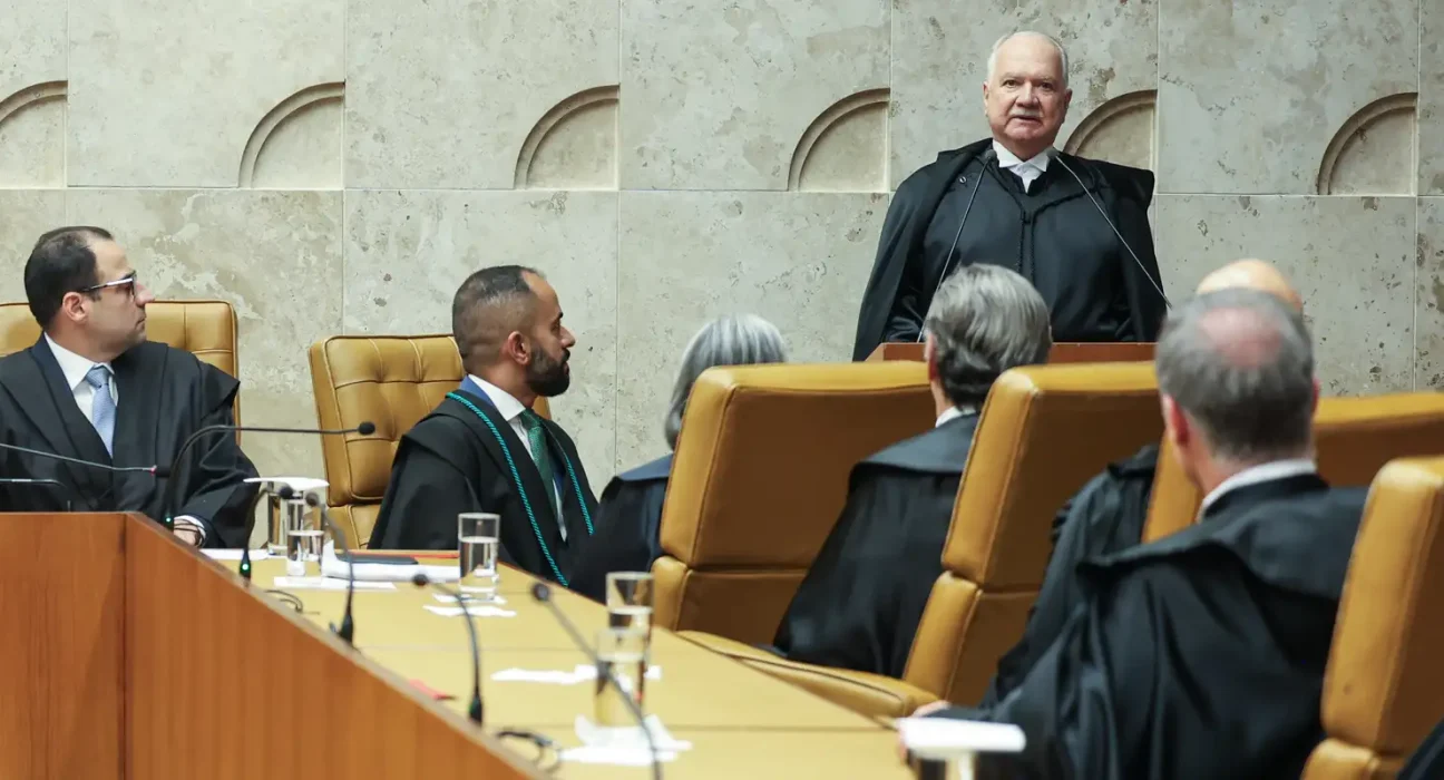 stf-nao-deixara-de-julgar-leis-que-afrontam-a-constituicao,-diz-fachin
