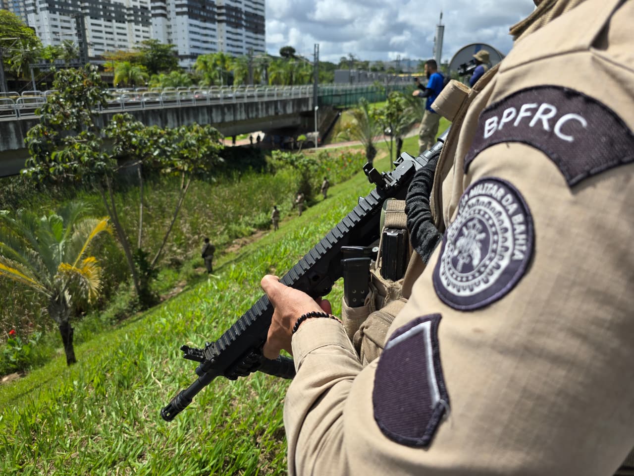 Criminoso capturado na Avenida Paralela acumula passagens e foi liberado do presídio por decisão judicial