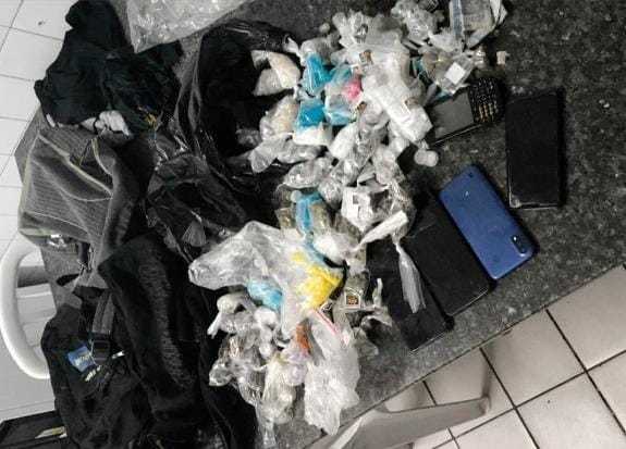 Entorpecentes apreendidos são exibidos