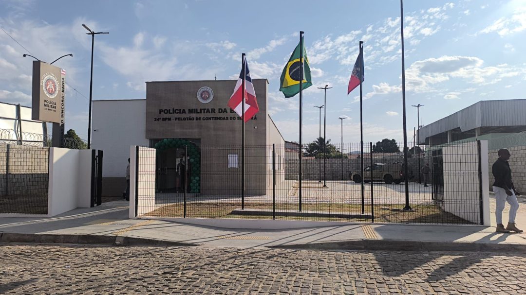 Imagem da novo Pelotão está em primeiro plano