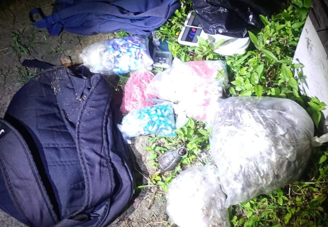 PM apreende drogas e uma granada em Paripe
