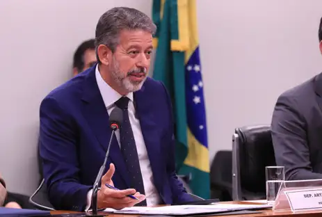 Lula Marques/Agência Brasil Brasília (DF), 16/07/2025 - A comissão especial da Câmara dos Deputados criada para analisar o projeto que altera a legislação do Imposto de Renda (PL 1087/25), durante reunião que votou o parecer do relator, deputado Arthur Lira (PP-AL). Foto: Lula Marques/Agência Brasil