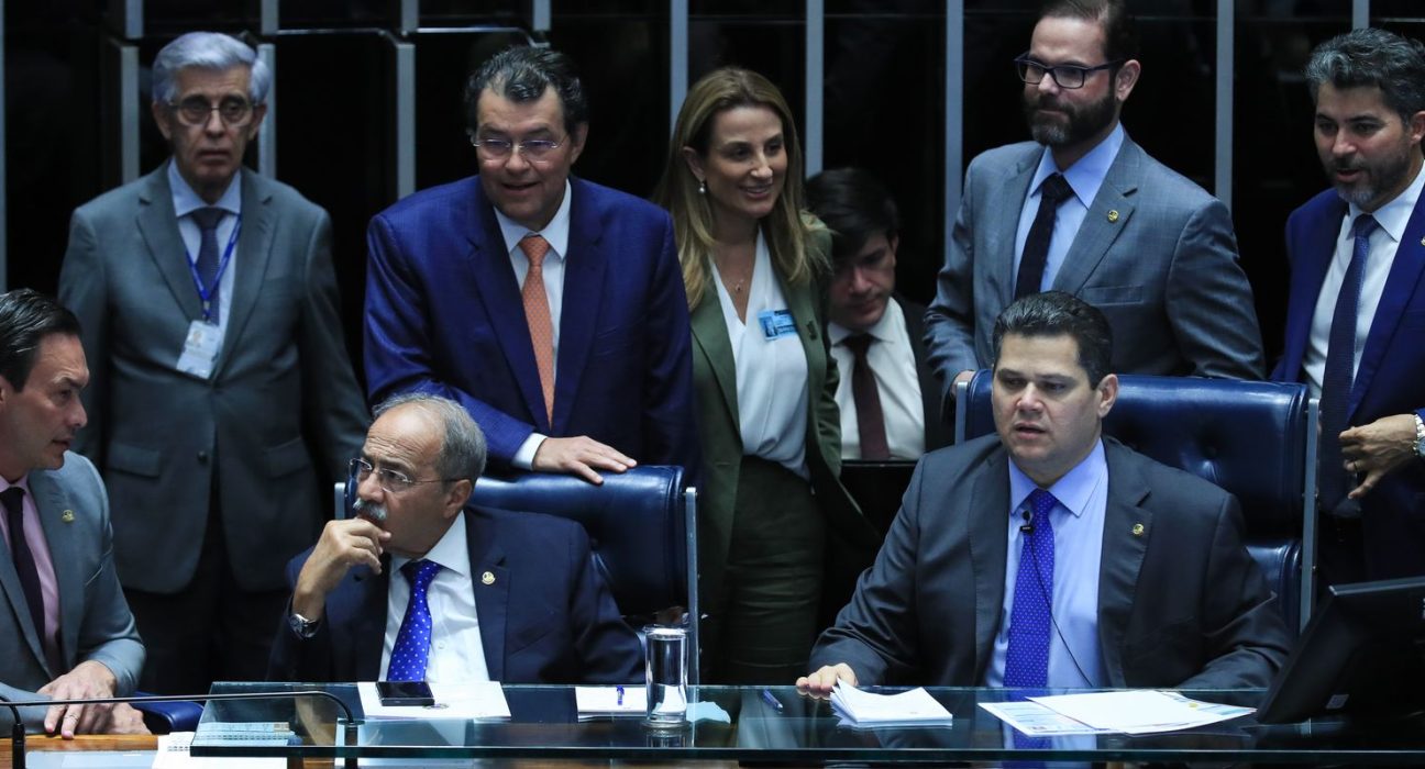 senado-aprova-projeto-que-proibe-emprestimo-consignado-nao-autorizado