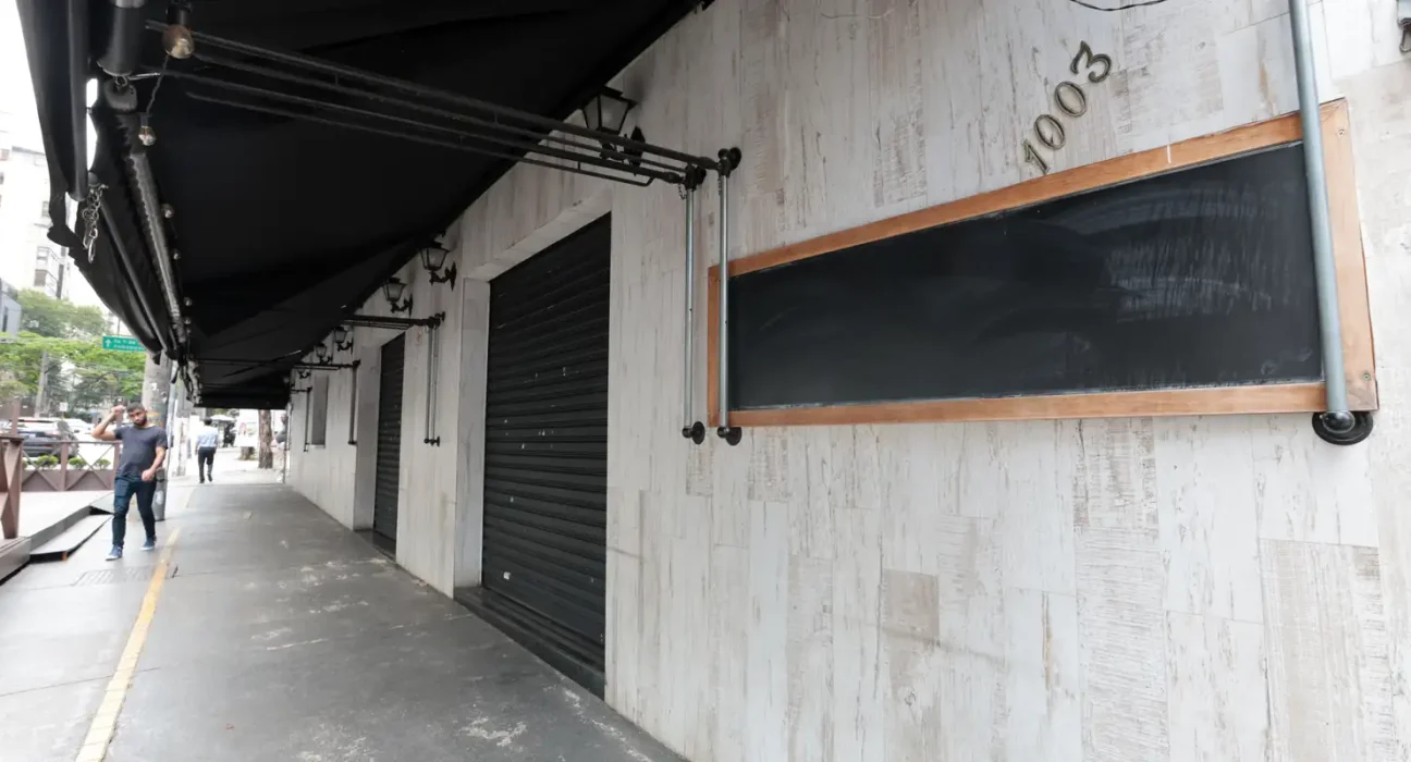 vigilancia-sanitaria-do-df-interdita-bebidas-em-rede-de-supermercados