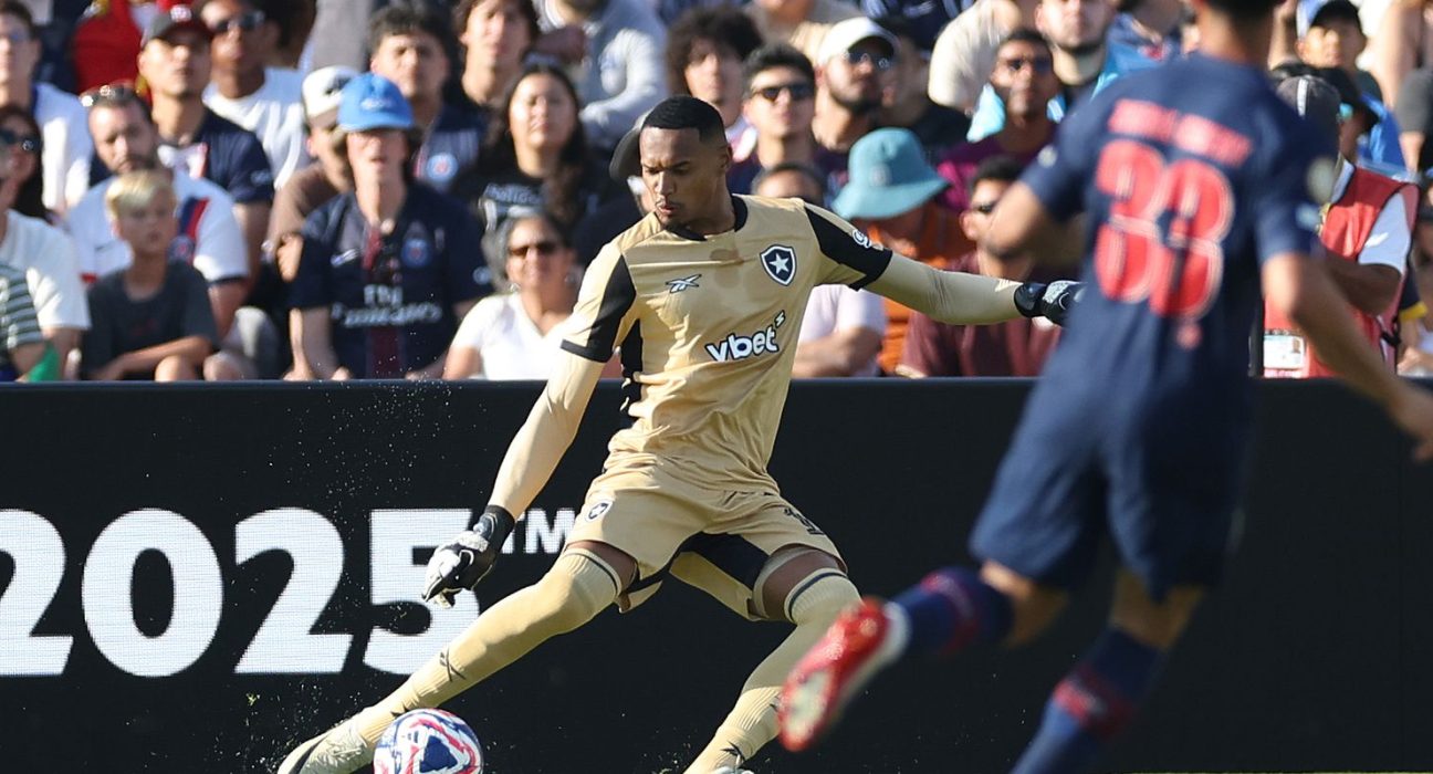 ederson-se-machuca-e-john,-ex-botafogo,-e-convocado-para-amistosos