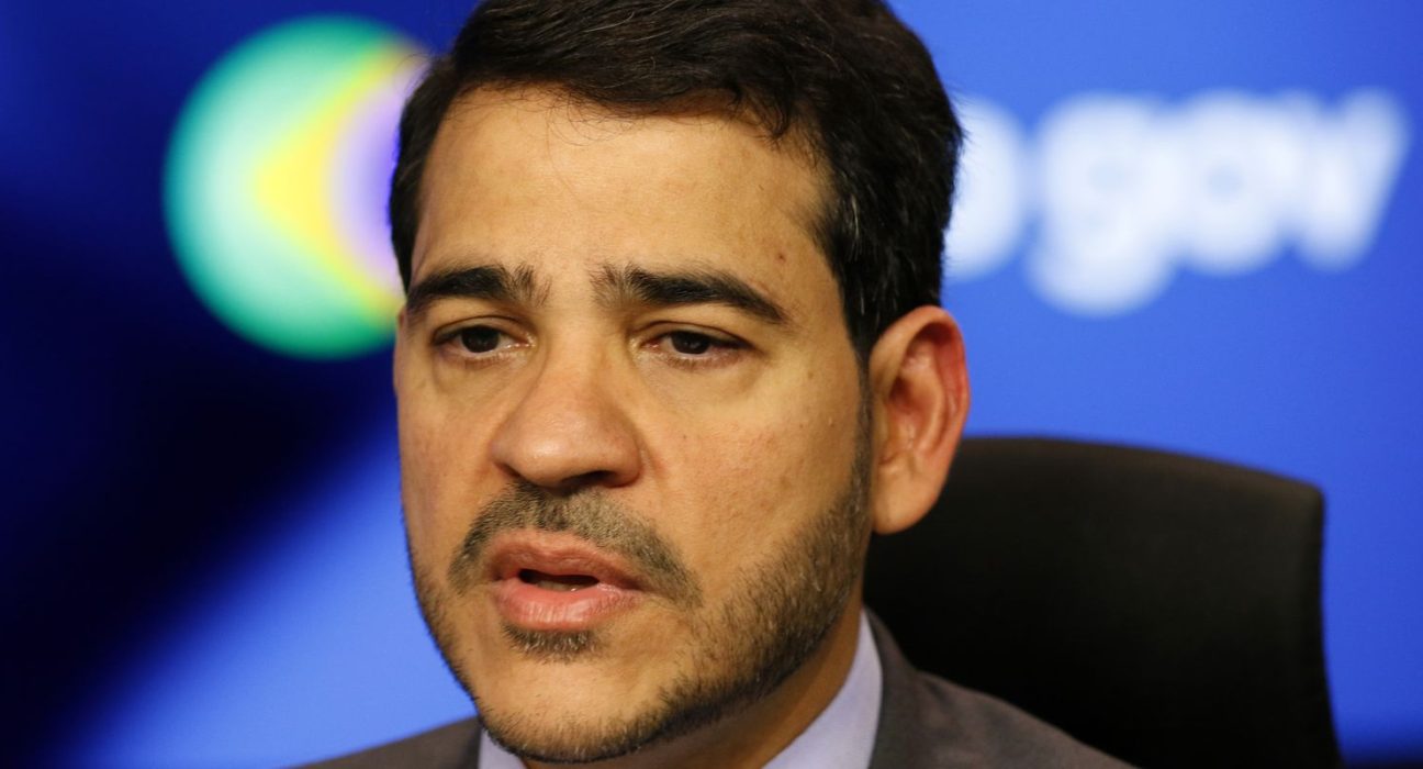 contratacao-como-pj-corroi-pacto-social-no-brasil,-diz-messias