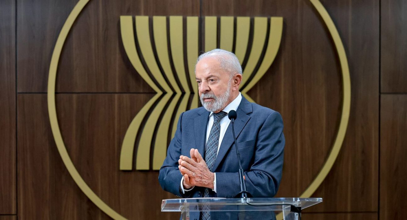 lula-quer-discutir-com-trump-punicao-dada-a-ministros-do-stf
