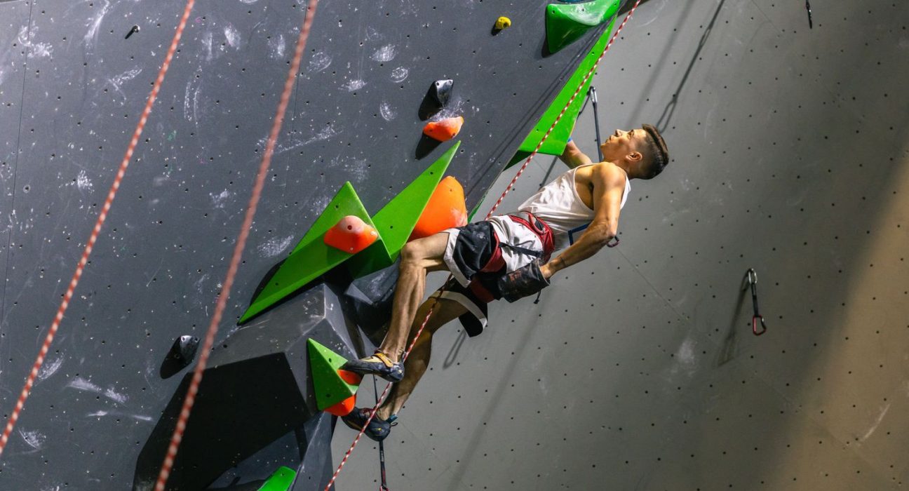 eduardo-schaus-leva-bronze-na-copa-do-mundo-de-paraescalada-na-franca