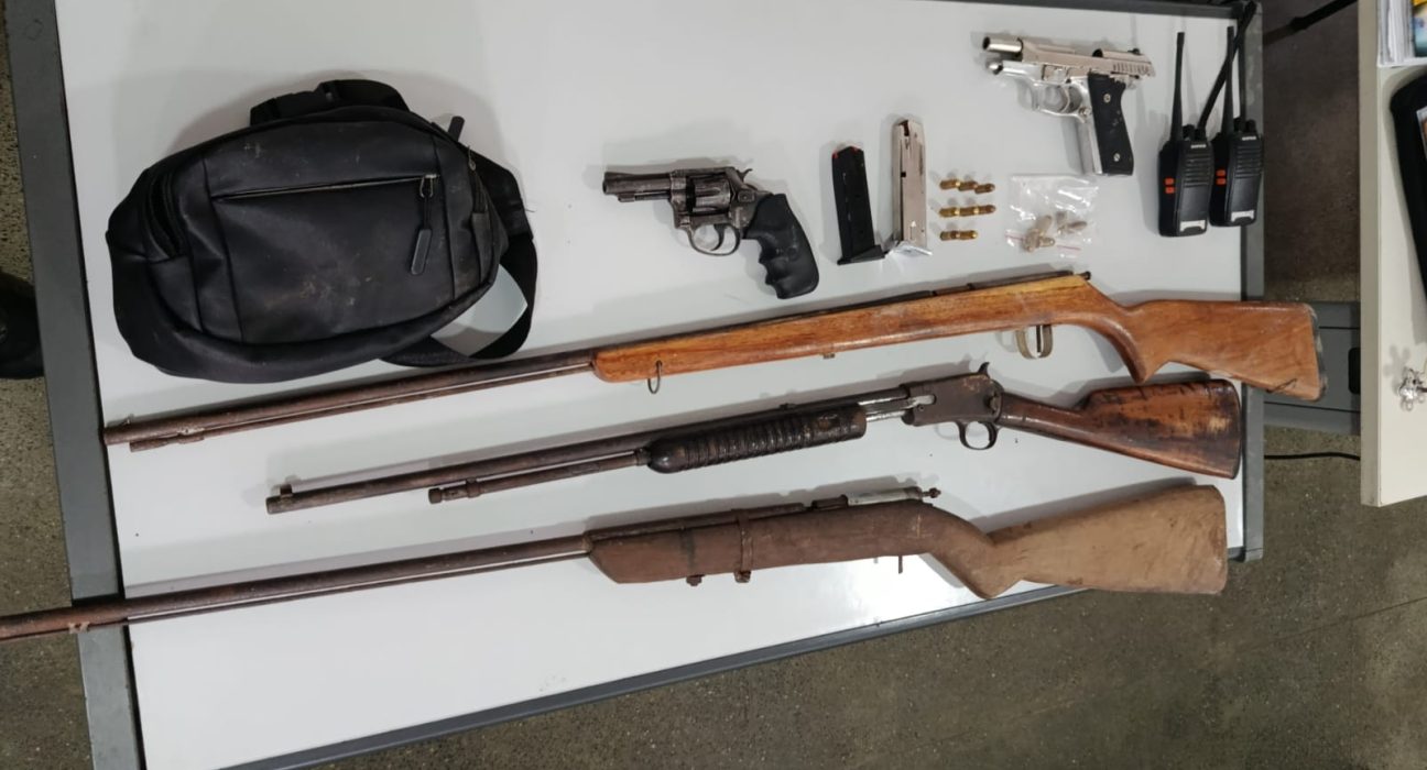 policia-militar-alcanca-tres-suspeitos-de-atacar-assentamento-em-itamaraju