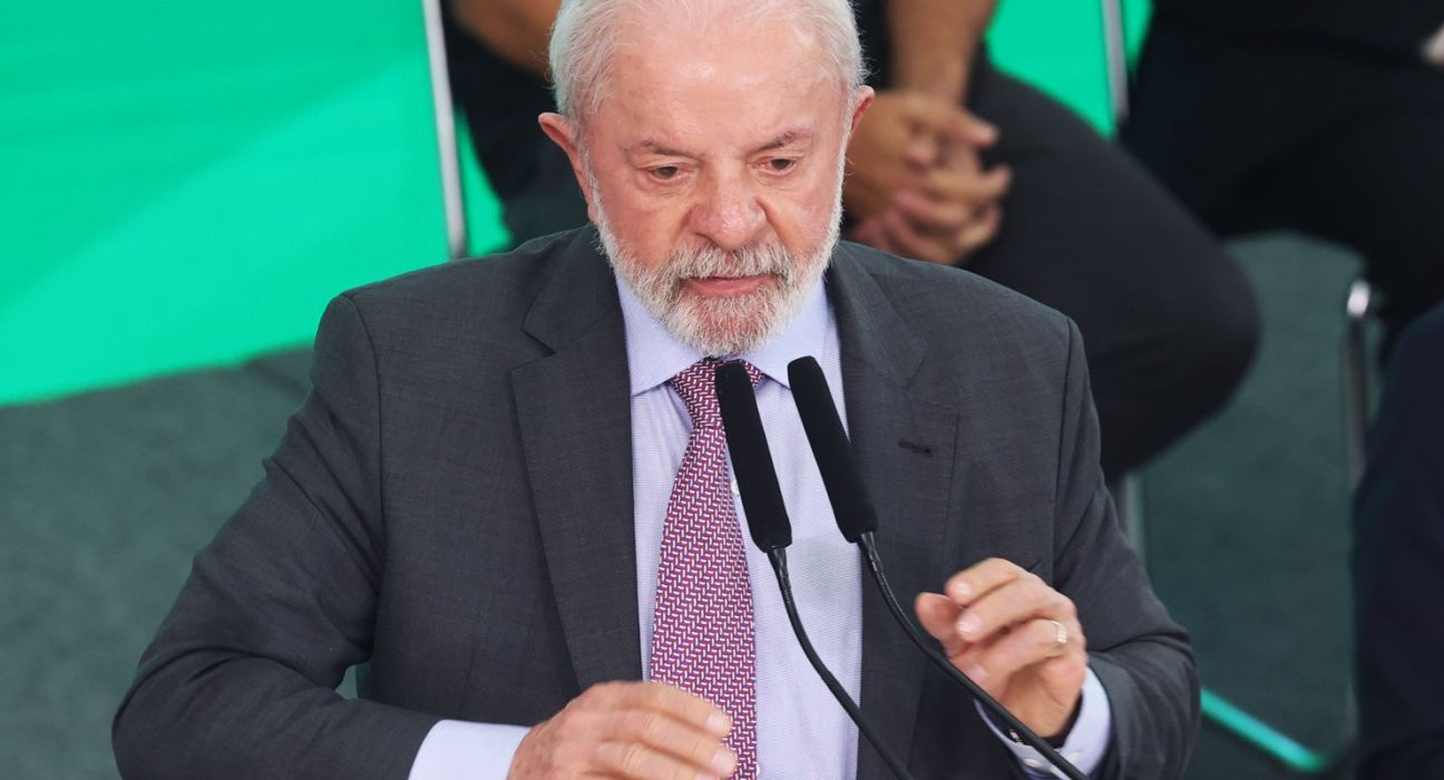 lula-reune-ministros-no-alvorada-e-discute-operacao-policial-no-rio
