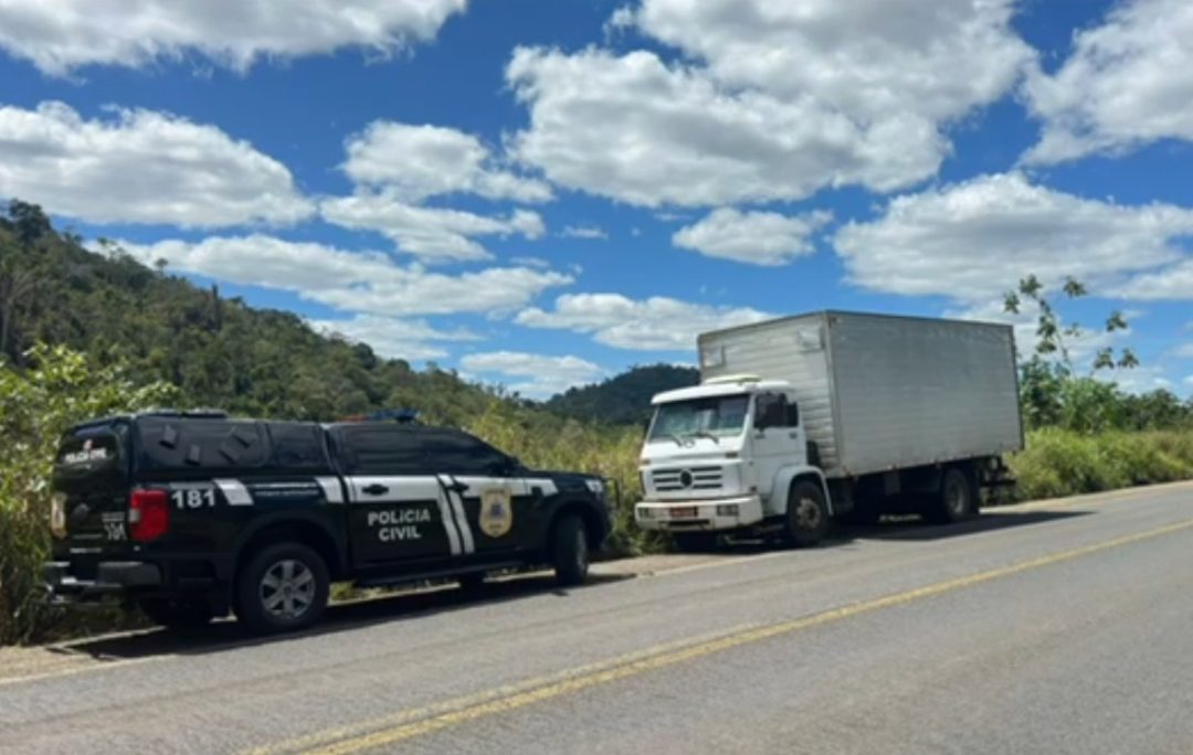 Veículo e carga roubada são recuperados em Ibirapitanga
