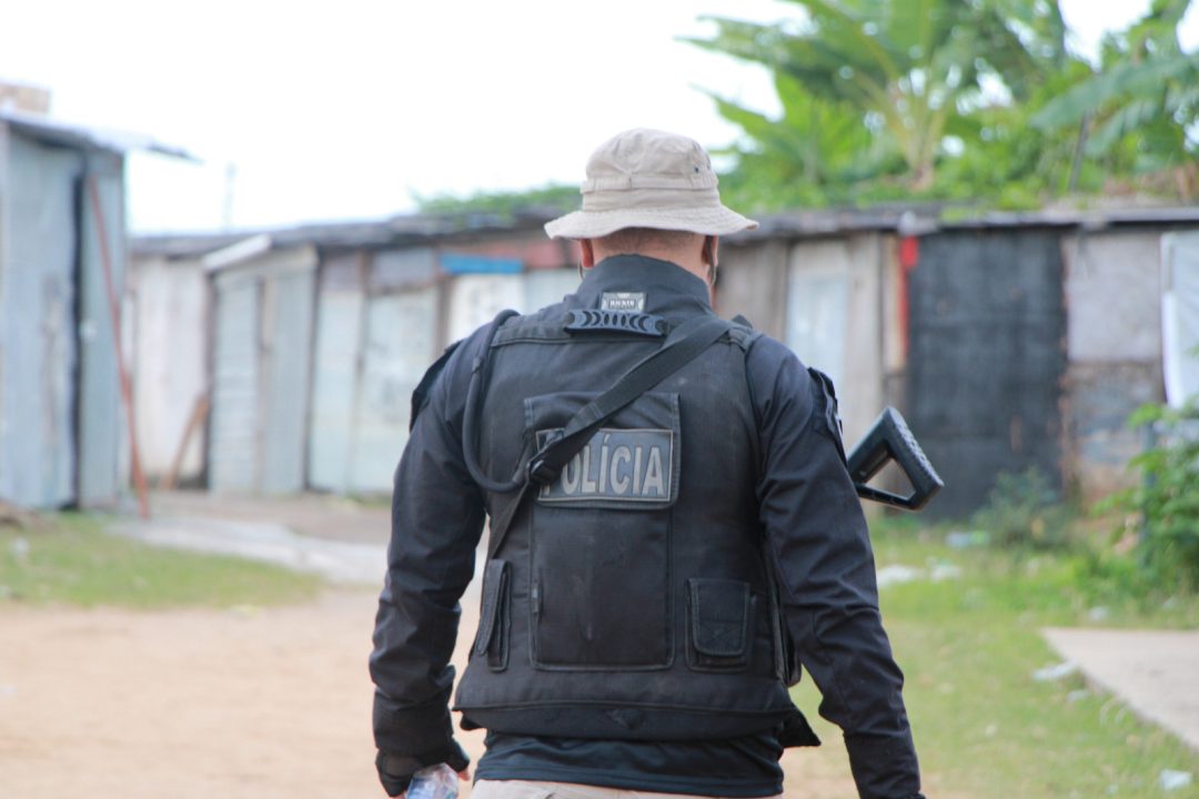 Adolescente é apreendido por ato infracional análogo ao tráfico de drogas em Feira de Santana