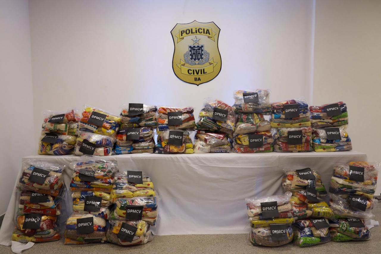 Polícia Civil realiza doação de alimentos arrecadados em campanhas solidárias