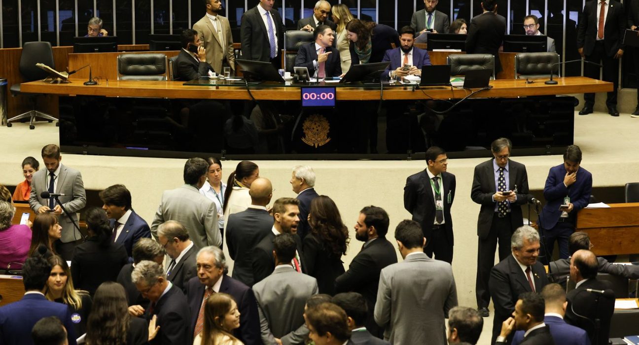 camara-aprova-ampliacao-gradual-da-licenca-paternidade