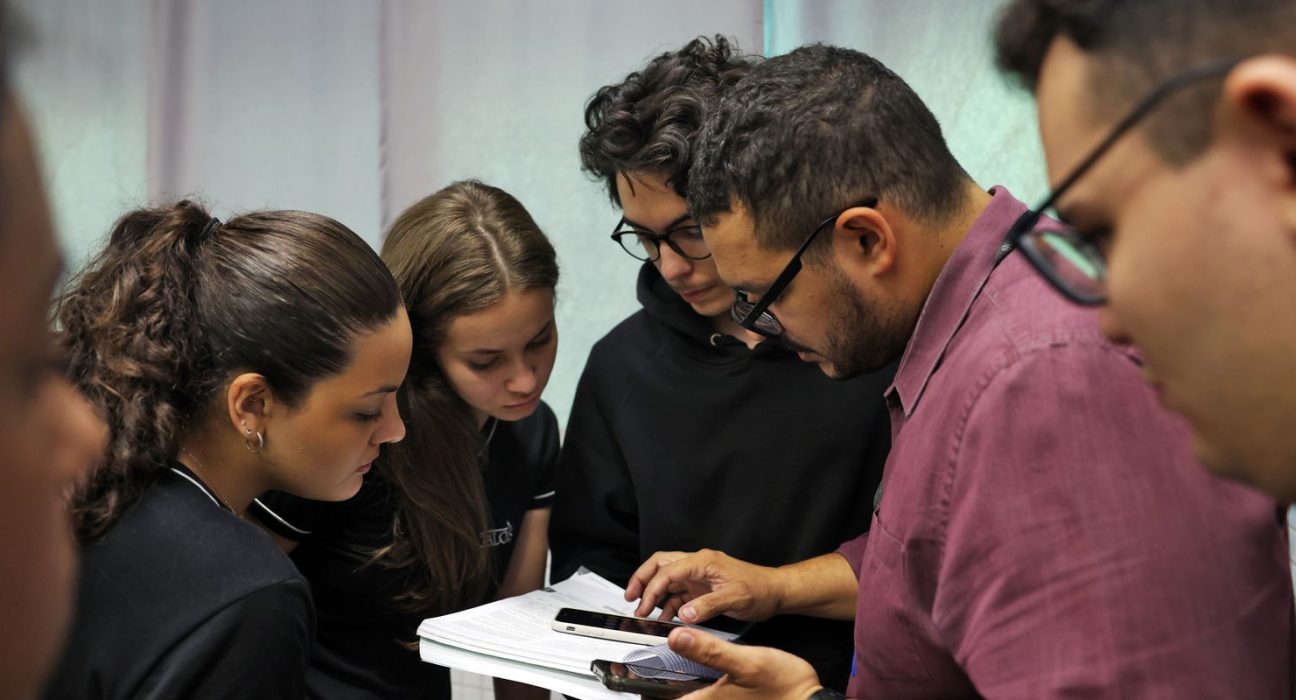 relacao-com-professor-ajuda-aluno-na-construcao-de-proposito-de-vida