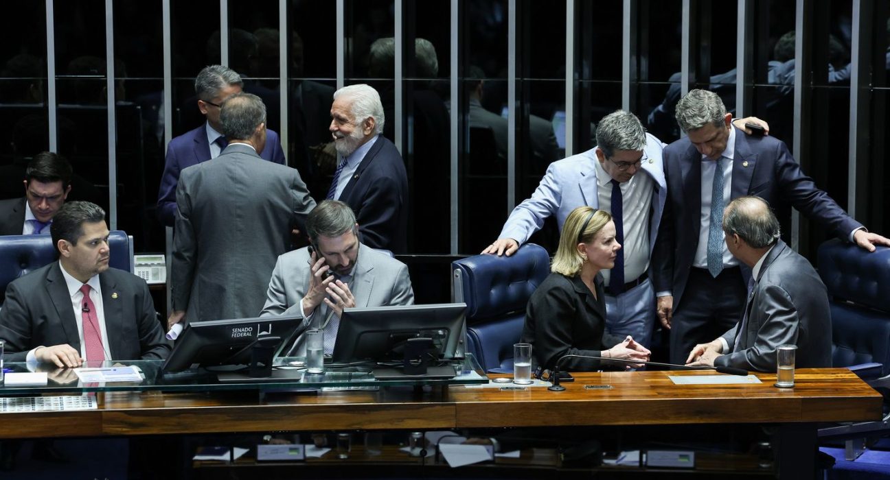 lula-deve-sancionar-isencao-do-ir-ate-dia-11,-diz-gleisi