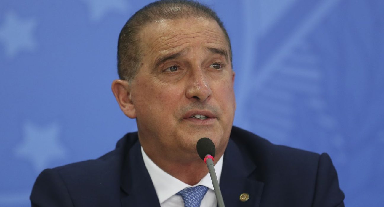problemas-com-descontos-eram-recorrentes,-diz-ministro-de-bolsonaro