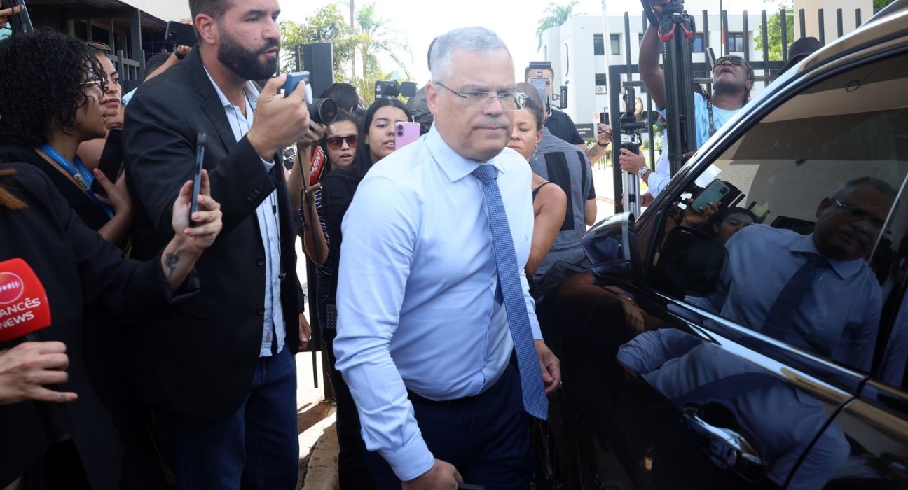 defesa-de-bolsonaro-diz-que-tornozeleira-humilha-e-nega-plano-de-fuga