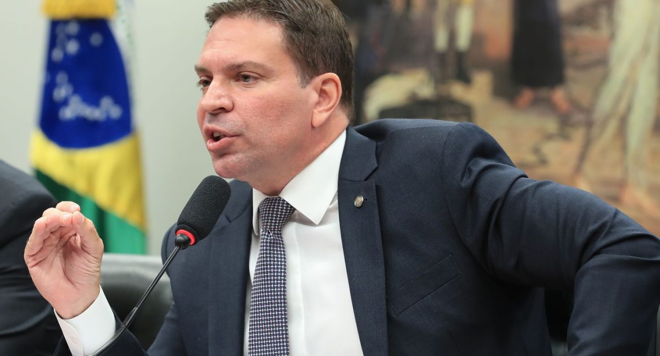 moraes-comunica-camara-sobre-perda-do-mandato-de-ramagem